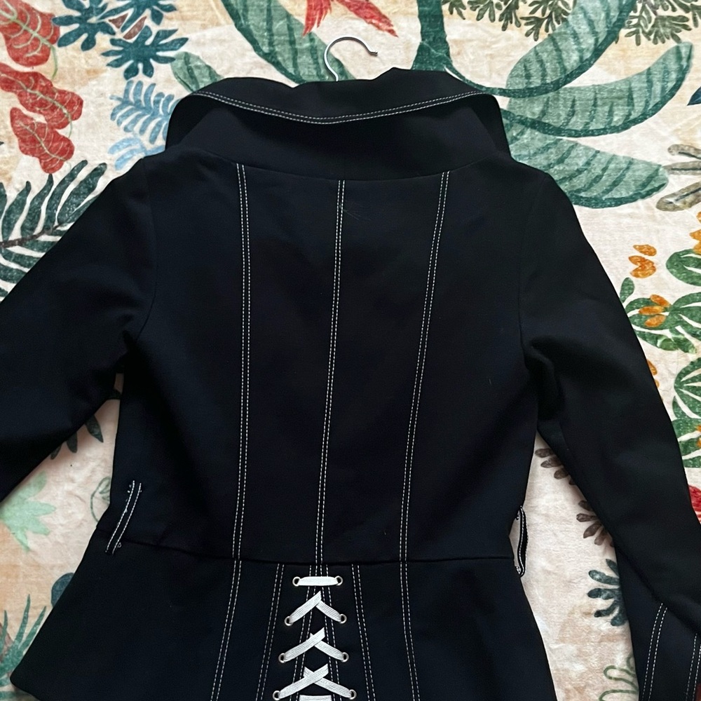 Cache Jacket - Picture 4 of 4